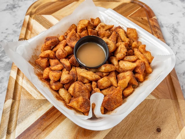 Italian Cinnamon Sugar Puffs.