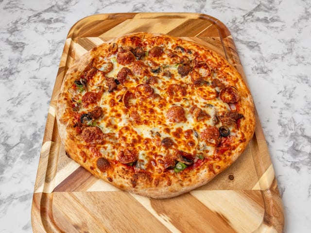 Supremo Pizza.
