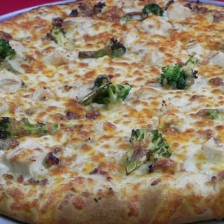 Broccoli Chicken Alfredo Pizza (Medium 12'')